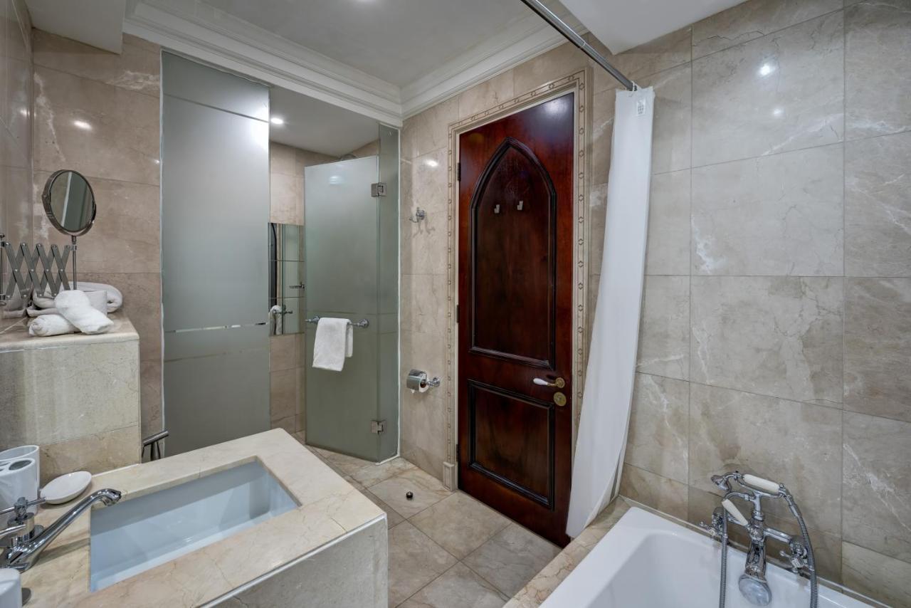 Durrani Homes - Unique Garden Apt At Souk Al Bahar Besides Dubai Mall & Burjkhalifa With Private Jaccuzi المظهر الخارجي الصورة