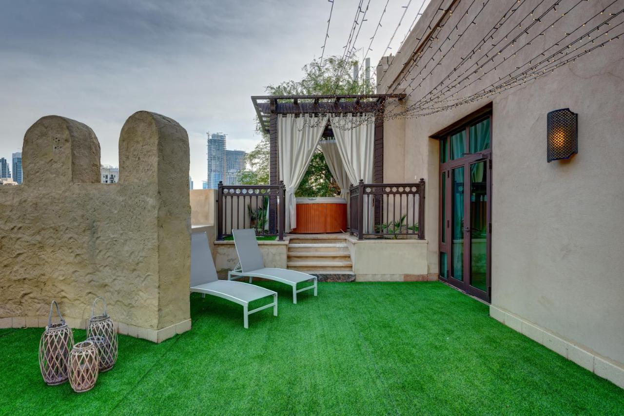 Durrani Homes - Unique Garden Apt At Souk Al Bahar Besides Dubai Mall & Burjkhalifa With Private Jaccuzi المظهر الخارجي الصورة