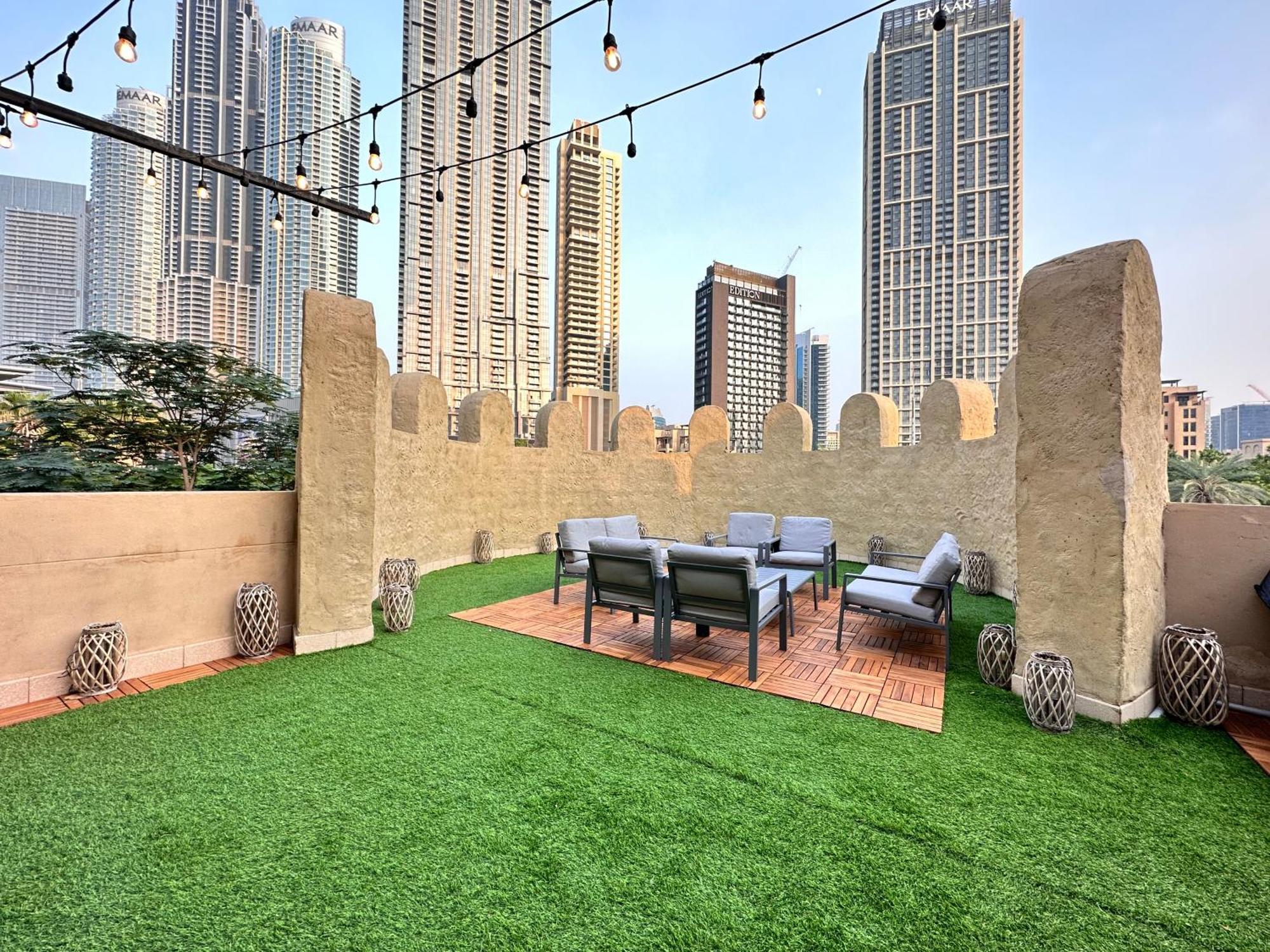 Durrani Homes - Unique Garden Apt At Souk Al Bahar Besides Dubai Mall & Burjkhalifa With Private Jaccuzi المظهر الخارجي الصورة
