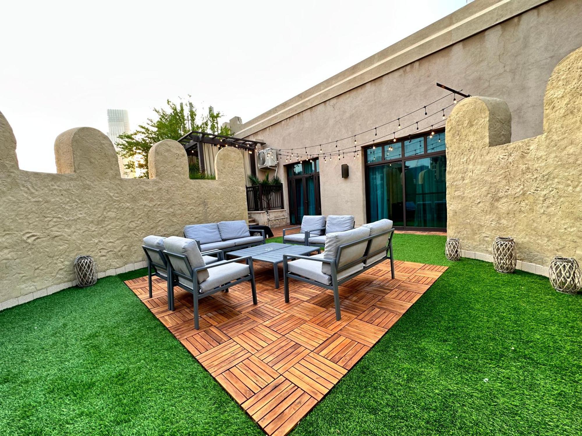 Durrani Homes - Unique Garden Apt At Souk Al Bahar Besides Dubai Mall & Burjkhalifa With Private Jaccuzi المظهر الخارجي الصورة